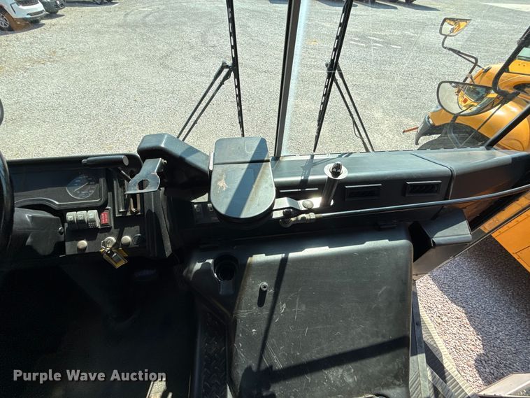 image for item ED4455 2003 Thomas Built Saf-T-Liner school bus