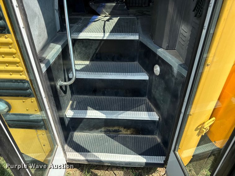 image for item ED4456 1997 International 3800 school bus