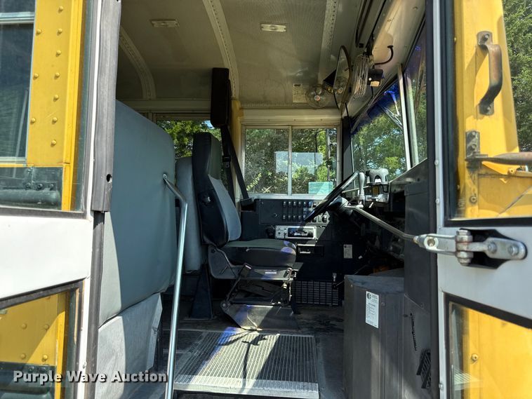 image for item ED4456 1997 International 3800 school bus