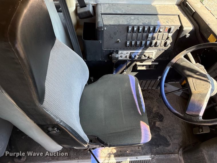 image for item ED4456 1997 International 3800 school bus