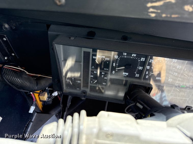 image for item ED4456 1997 International 3800 school bus