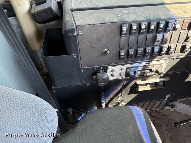 image for item ED4456 1997 International 3800 school bus