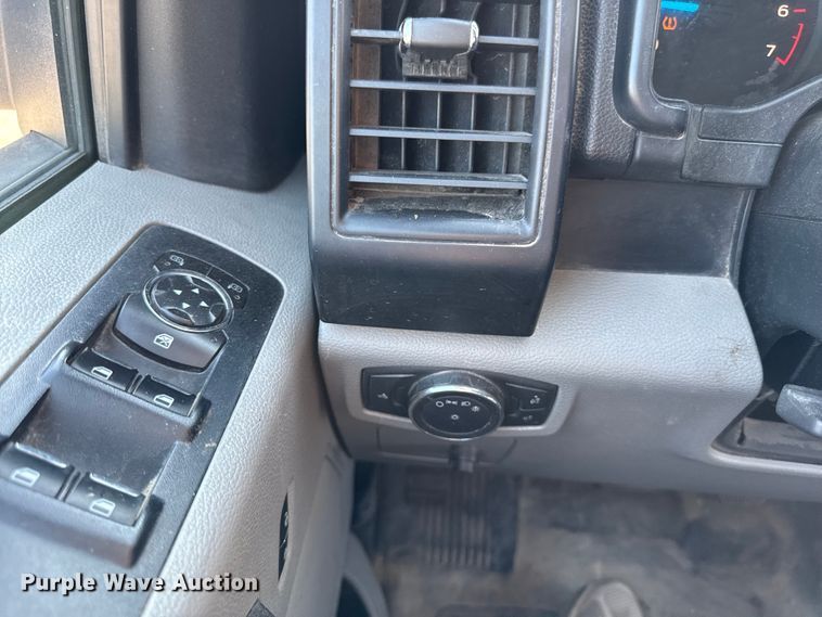 image for item ED4469 2015 Ford F150 SuperCab pickup truck