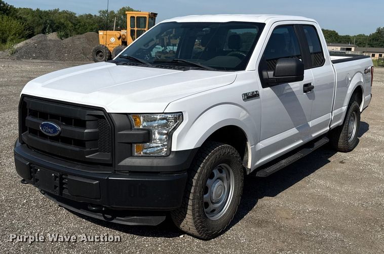 image for item ED4471 2015 Ford F150 XL SuperCab pickup truck