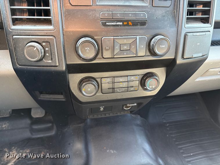 image for item ED4471 2015 Ford F150 XL SuperCab pickup truck