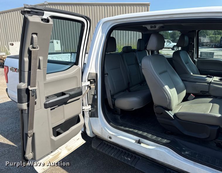 image for item ED4471 2015 Ford F150 XL SuperCab pickup truck