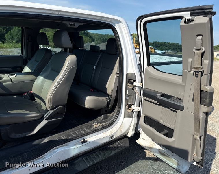 image for item ED4471 2015 Ford F150 XL SuperCab pickup truck