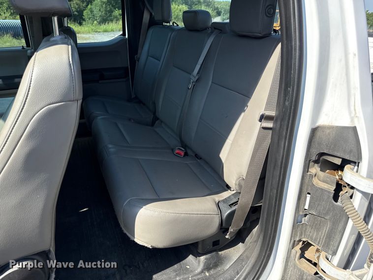 image for item ED4471 2015 Ford F150 XL SuperCab pickup truck