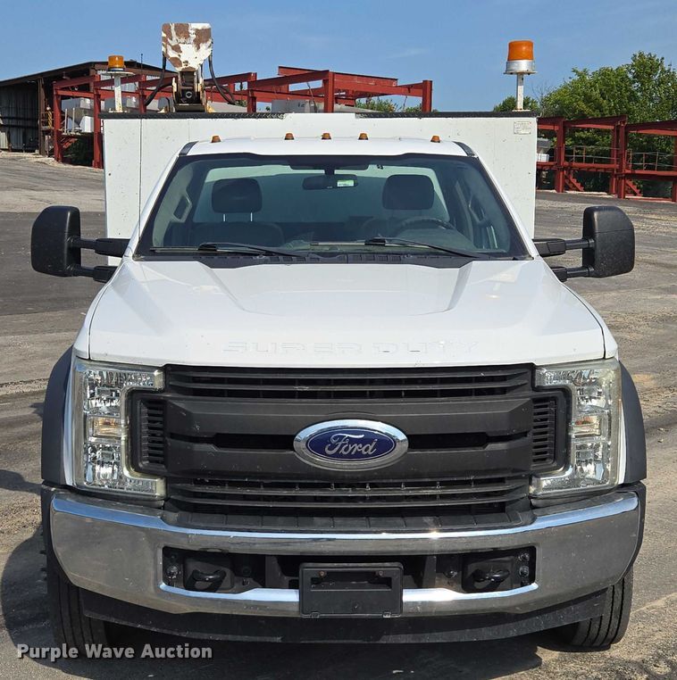 image for item EF1838 2017 Ford F550 utility / service truck
