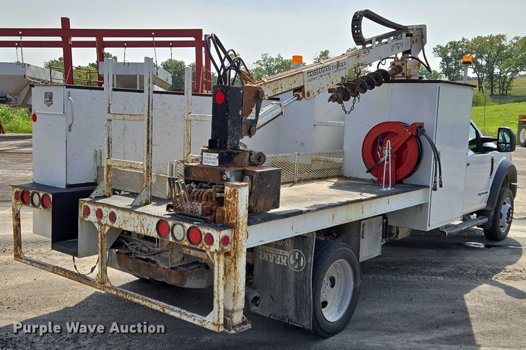 image for item EF1838 2017 Ford F550 utility / service truck