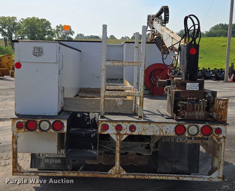 image for item EF1838 2017 Ford F550 utility / service truck