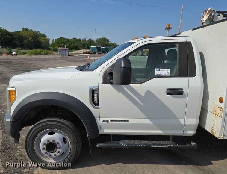 image for item EF1838 2017 Ford F550 utility / service truck