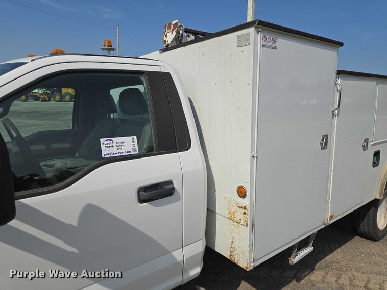 image for item EF1838 2017 Ford F550 utility / service truck