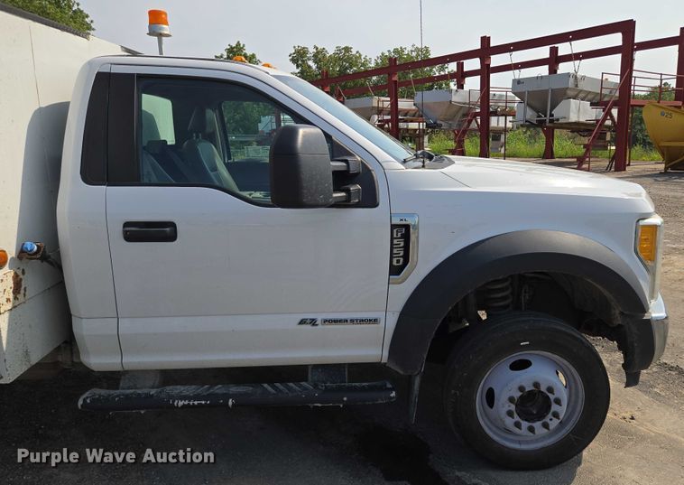 image for item EF1838 2017 Ford F550 utility / service truck