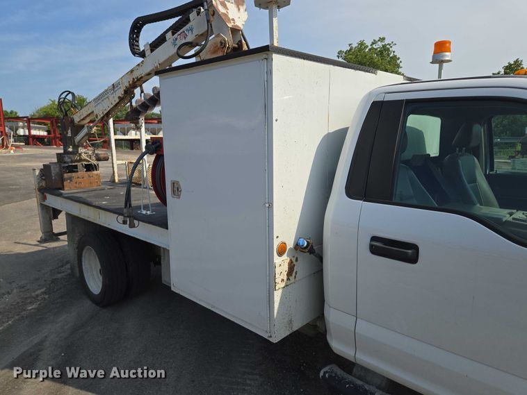 image for item EF1838 2017 Ford F550 utility / service truck