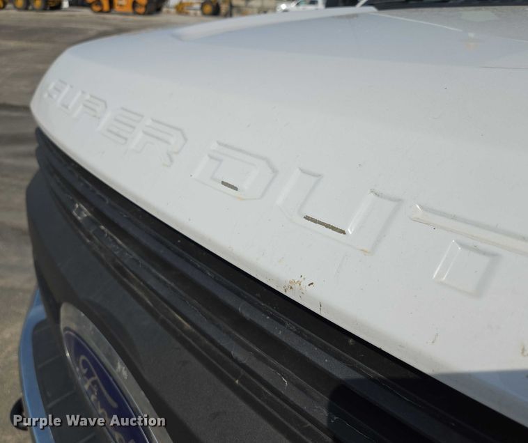 image for item EF1838 2017 Ford F550 utility / service truck