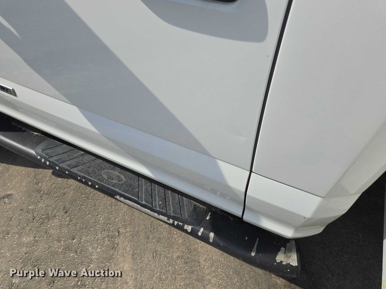 image for item EF1838 2017 Ford F550 utility / service truck