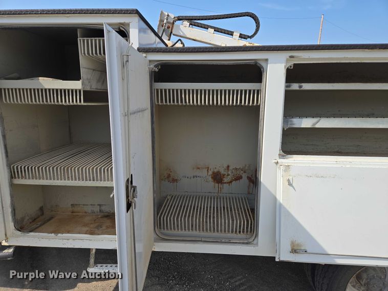 image for item EF1838 2017 Ford F550 utility / service truck