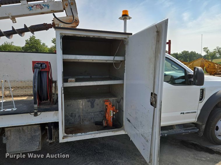 image for item EF1838 2017 Ford F550 utility / service truck