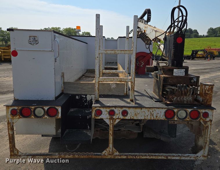 image for item EF1838 2017 Ford F550 utility / service truck