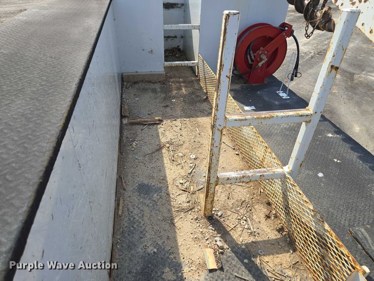 image for item EF1838 2017 Ford F550 utility / service truck