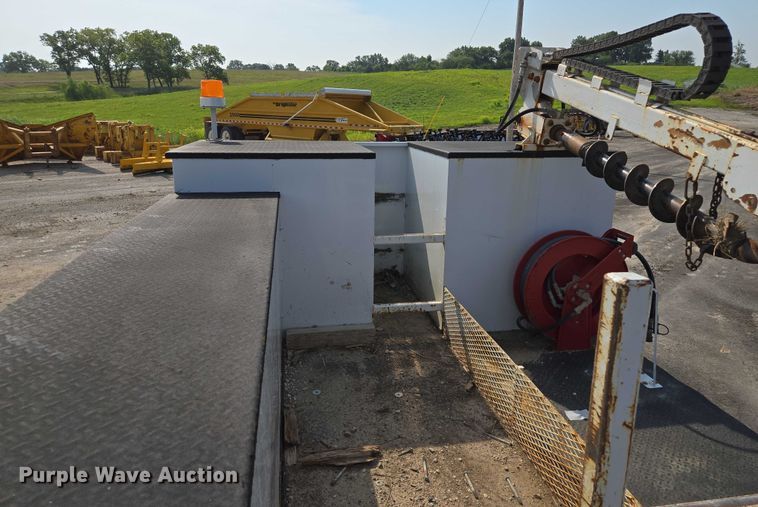 image for item EF1838 2017 Ford F550 utility / service truck