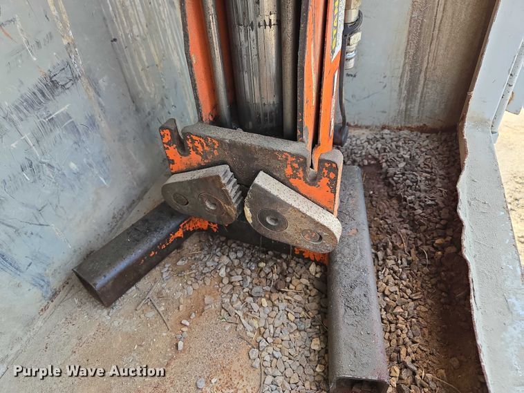 image for item EF1838 2017 Ford F550 utility / service truck