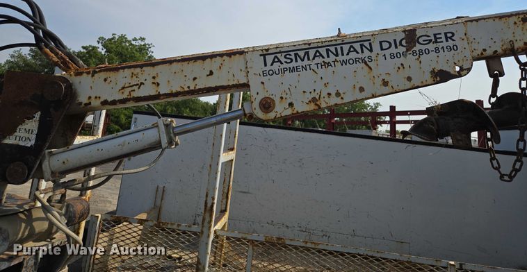 image for item EF1838 2017 Ford F550 utility / service truck