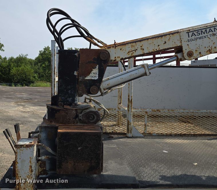 image for item EF1838 2017 Ford F550 utility / service truck