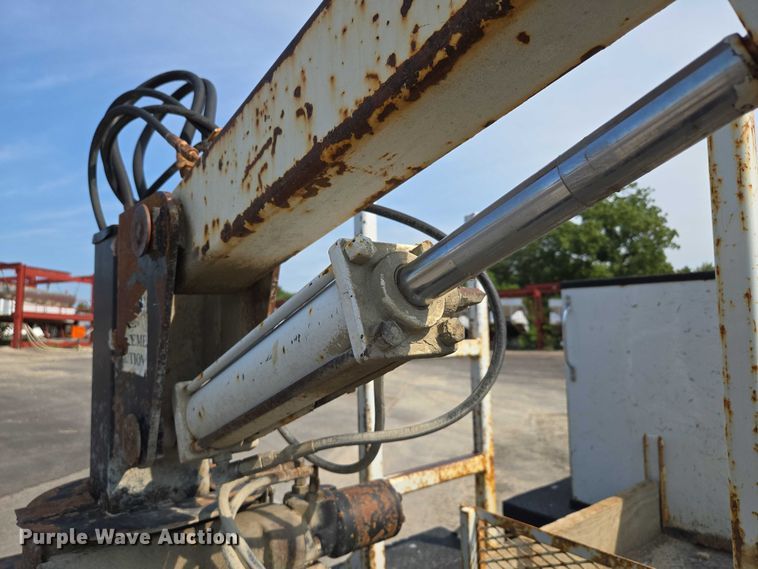 image for item EF1838 2017 Ford F550 utility / service truck