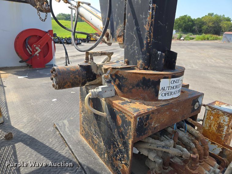 image for item EF1838 2017 Ford F550 utility / service truck