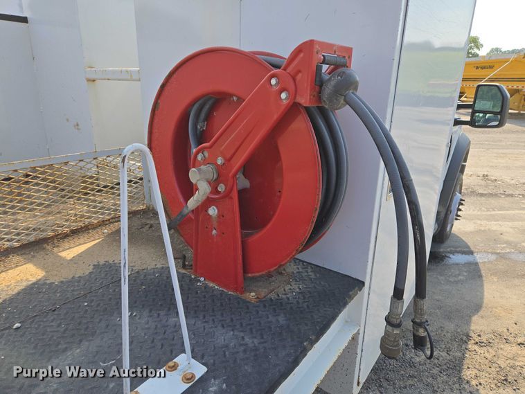 image for item EF1838 2017 Ford F550 utility / service truck