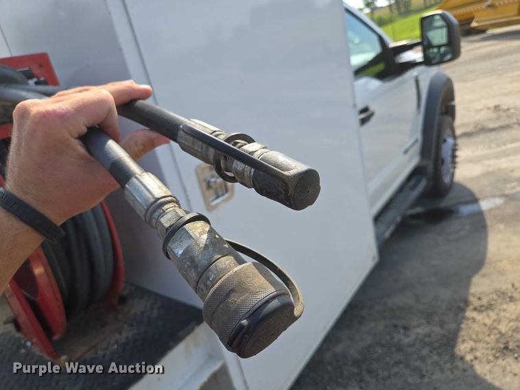 image for item EF1838 2017 Ford F550 utility / service truck