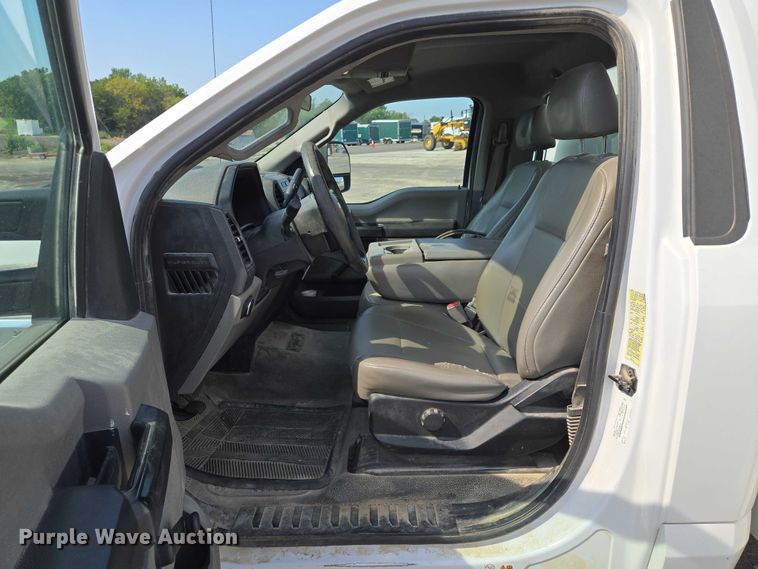 image for item EF1838 2017 Ford F550 utility / service truck