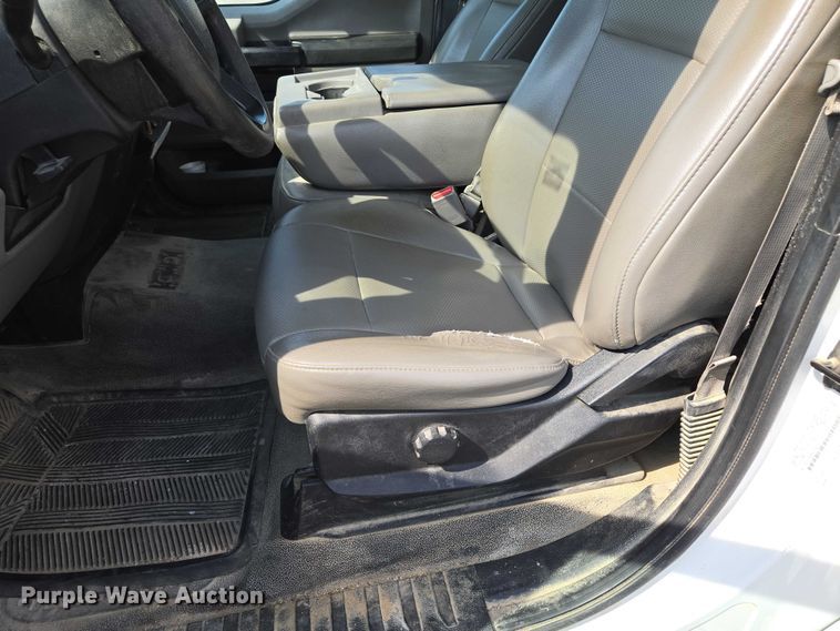 image for item EF1838 2017 Ford F550 utility / service truck