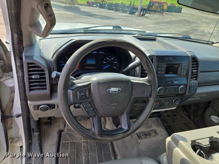 image for item EF1838 2017 Ford F550 utility / service truck