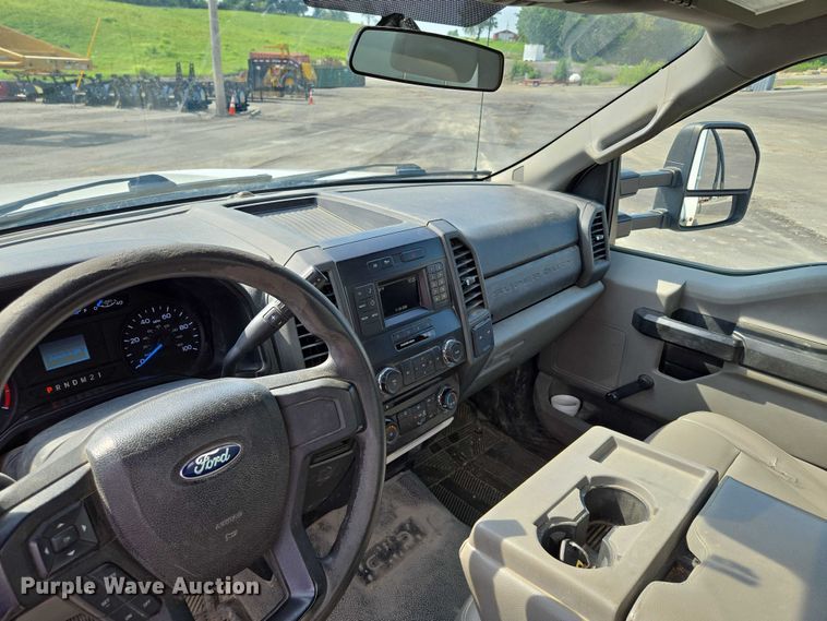 image for item EF1838 2017 Ford F550 utility / service truck