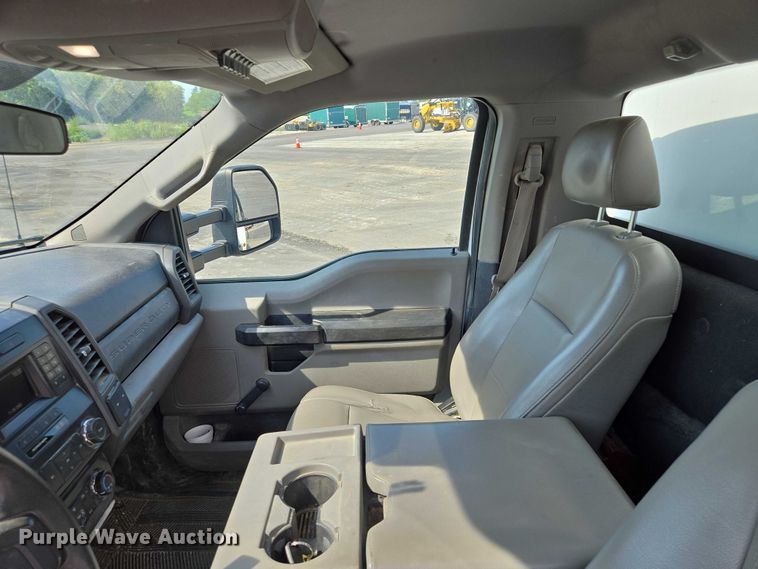 image for item EF1838 2017 Ford F550 utility / service truck