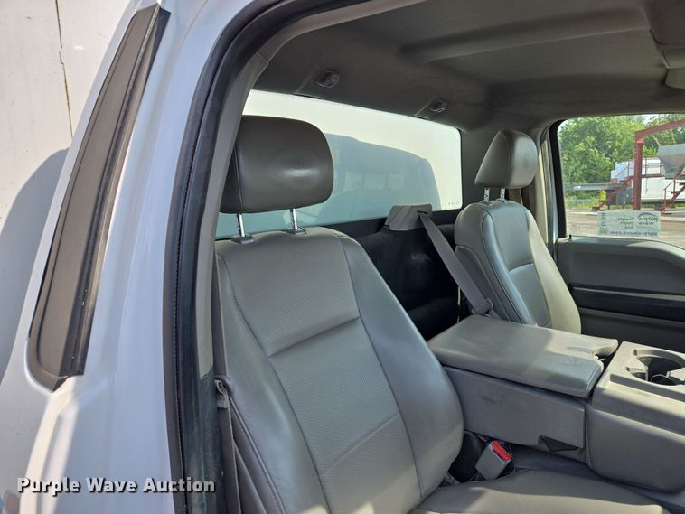 image for item EF1838 2017 Ford F550 utility / service truck