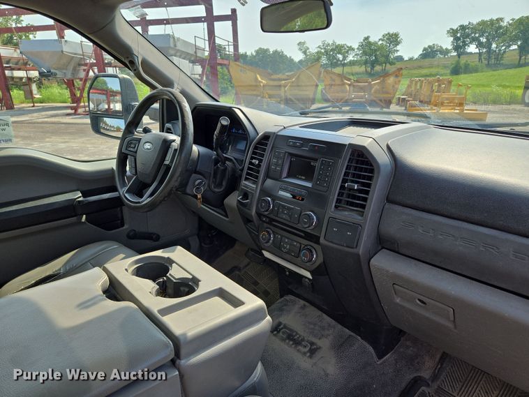 image for item EF1838 2017 Ford F550 utility / service truck