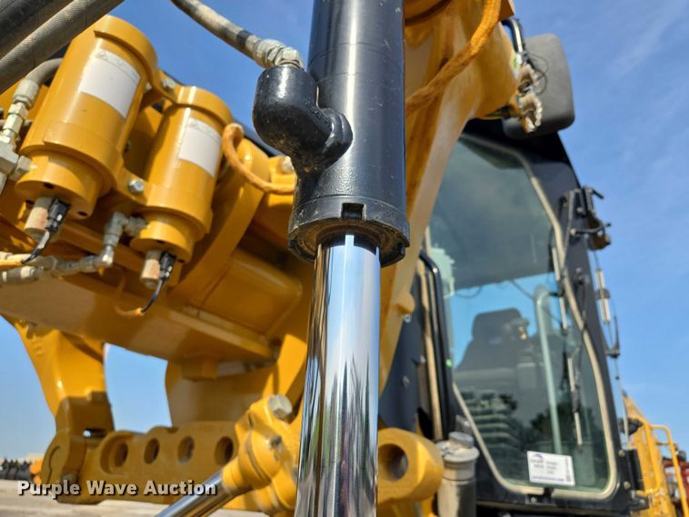 image for item EF1839 2018 Caterpillar 140M3 motor grader