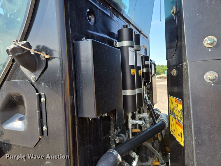 image for item EF1839 2018 Caterpillar 140M3 motor grader