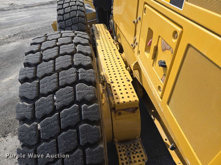 image for item EF1839 2018 Caterpillar 140M3 motor grader