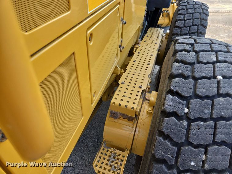 image for item EF1839 2018 Caterpillar 140M3 motor grader