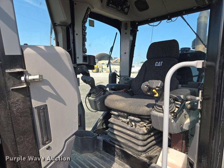 image for item EF1839 2018 Caterpillar 140M3 motor grader