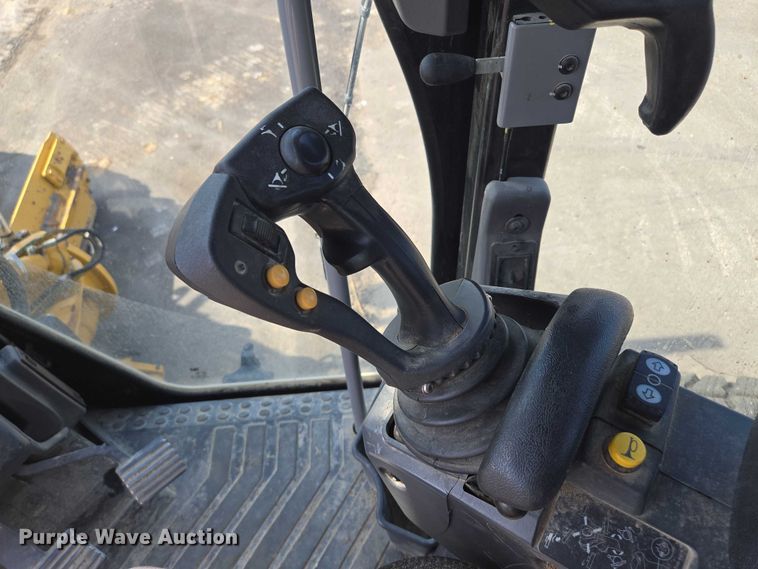 image for item EF1839 2018 Caterpillar 140M3 motor grader