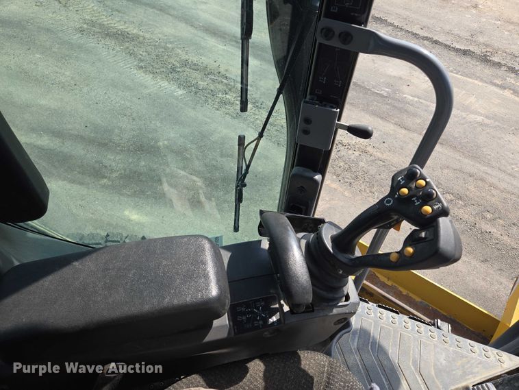 image for item EF1839 2018 Caterpillar 140M3 motor grader