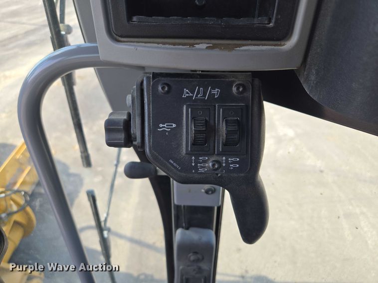 image for item EF1839 2018 Caterpillar 140M3 motor grader