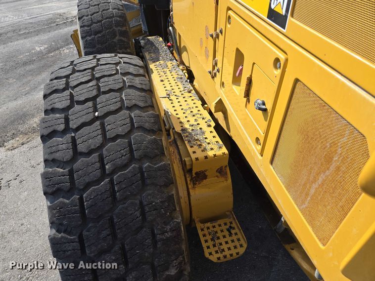 image for item EF1840 2018 Caterpillar 140M3 motor grader