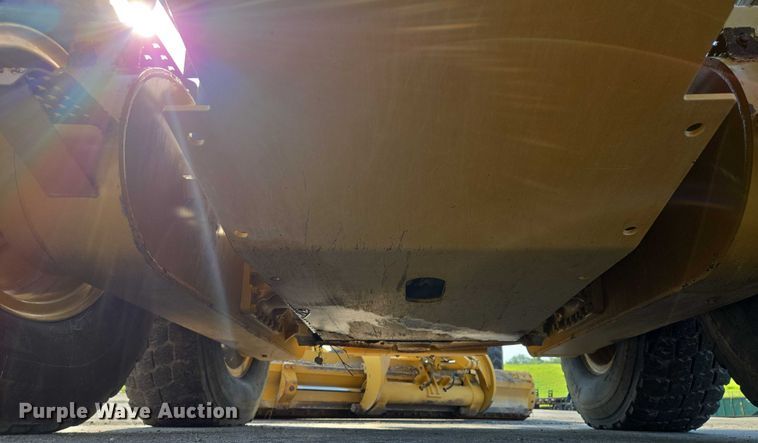 image for item EF1840 2018 Caterpillar 140M3 motor grader